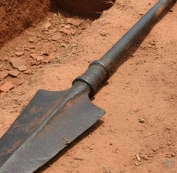 8 அடி நீள இரும்பு ஈட்டிகள்: தமிழக அகழ்வாராய்ச்சியில் கிடைத்த பிரம்மாண்டம்!