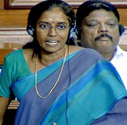 எந்தக் கட்சியிலும் இது நடக்காது.. ஆனால் காங்கிரஸில் நடக்கிறது!