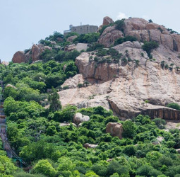 தீராத நோய்களையும் தீர்க்கும் அய்யர்மலை ரத்தினகிரீஸ்வரர்."