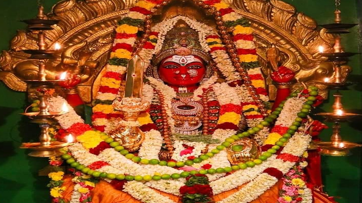 வீட்டின் கஷ்டங்கள் தீர்ந்து செல்வம் பெருக, ஆடி வெள்ளிக்கிழமையில் கட்டாயம் செய்ய வேண்டிய 9 ரகசியங்கள்!