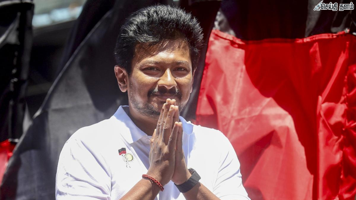 "அமைச்சருக்குத்தான் முதலில் கிளாஸ் எடுக்கணும்!" - பள்ளி மாணவரிடம் அமைச்சர் கீர்த்தனா நடந்து கொண்ட விதத்திற்கு உதயநிதி ஸ்டாலின் கடும் கண்டனம்!