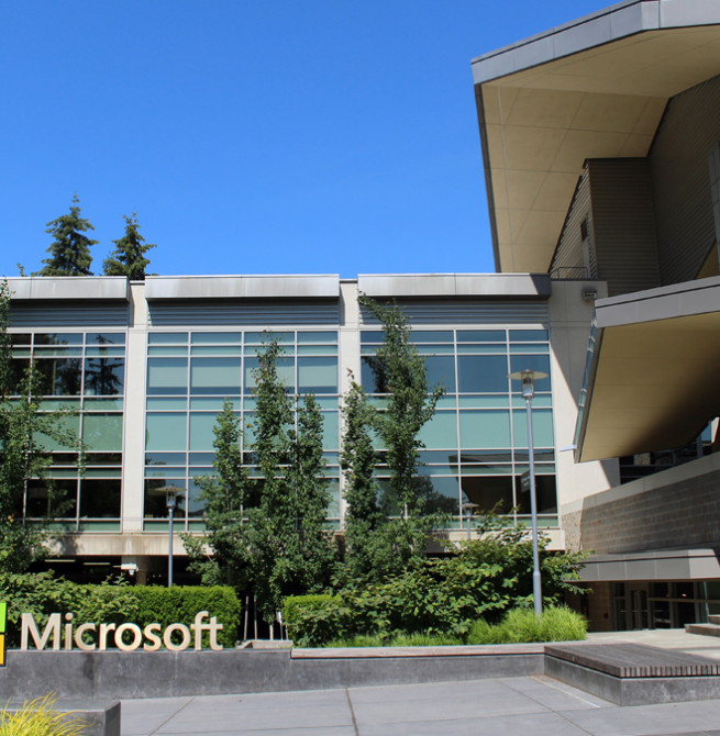 மைக்ரோசாப்ட் (Microsoft): விண்டோஸ் முதல் AI கோபைலட் வரை - தொழில்நுட்ப உலகின் முடிசூடா மன்னனின் முழு வரலாறு!