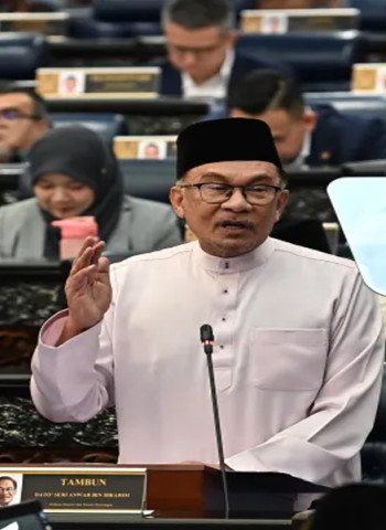 ஜூலை 16, 2026: மலேசியாவின் இன்றைய முக்கிய செய்திகள் - KWAP நிதி இழப்பு, பாஸ்போர்ட் விநியோகம் மற்றும் இதர முக்கிய நிகழ்வுகள்!