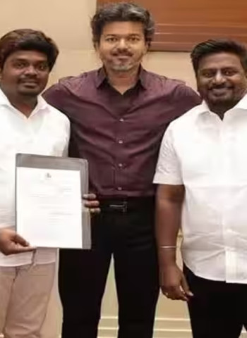 தமிழ்நாடு பாடநூல் கழகத்தின் புதிய தலைவராக லயோலா மணி நியமனம்: முதலமைச்சர் விஜய் ஆணை வழங்கினார்!