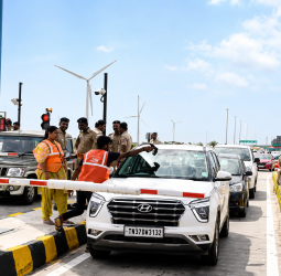 கோமங்கலம்புதூர் 'டோல்கேட்' திறப்பு: கிடுகிடுவென உயர்ந்த கட்டணத்தால் மக்கள் கடும் அதிருப்தி! உள்ளூர் நிலவரம் என்ன?