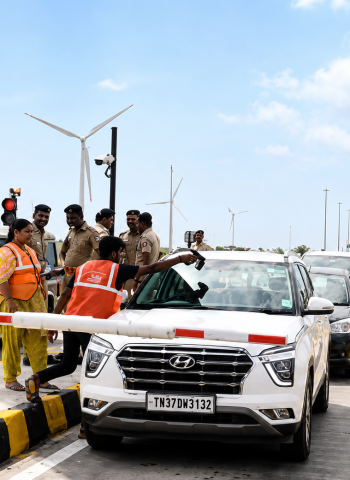கோமங்கலம்புதூர் 'டோல்கேட்' திறப்பு: கிடுகிடுவென உயர்ந்த கட்டணத்தால் மக்கள் கடும் அதிருப்தி! உள்ளூர் நிலவரம் என்ன?