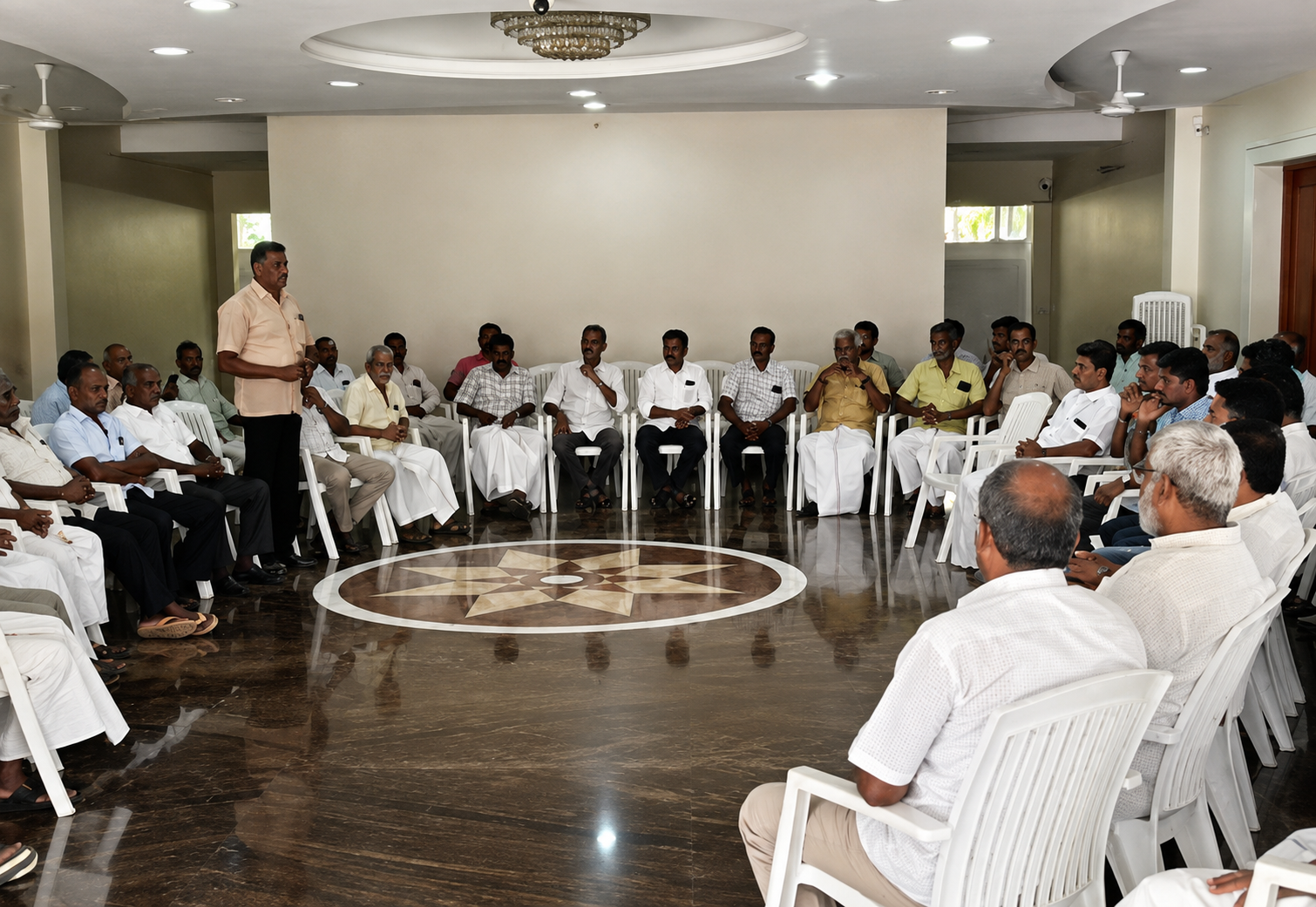 கேரளாவுக்கு பாயும் நீராறு அணை தண்ணீர்: உடனடியாக நிறுத்தக்கோரி கொதித்தெழுந்த ஆழியாறு பாசன விவசாயிகள்!