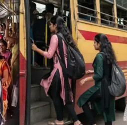 கேரளாவில் பெண்களுக்கு இலவச பேருந்து பயணம்: அதிரடியாகத் தொடங்கிய 'பிரியதர்ஷினி திட்டம்'!