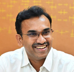 "இனி வாரிசு சிம்மாசனம் கிடையாது; இது ஜனநாயக சோஃபா!" உதயநிதிக்கு அமைச்சர் அருண்ராஜ் அதிரடி பதிலடி!