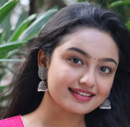 நடிகை சஞ்சிதா உகலே தூக்கிட்டு தற்கொலை; மரணத்திற்கு முன் வெளியிட்ட கடைசி வீடியோ!