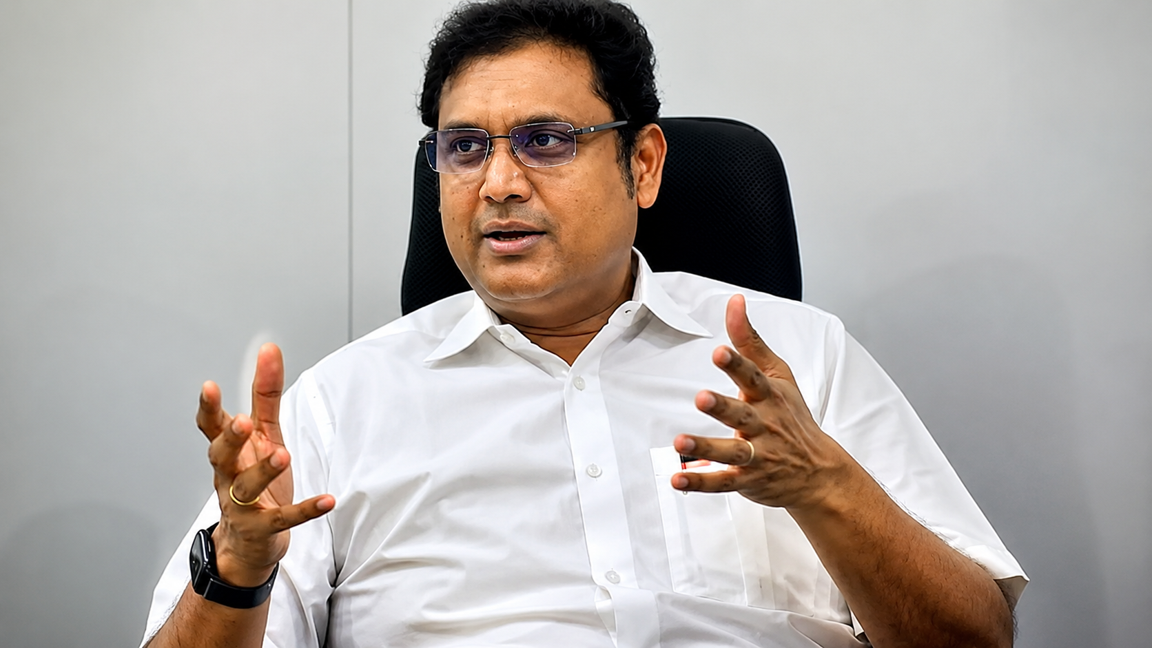 திமுக ஆட்சியை விட தவெக அரசால் 2 மடங்கு முதலீட்டை ஈர்க்க முடியுமா? வீண்பழி சுமத்துவதை விட்டுவிட்டு செயல்படுங்கள் - டி.ஆர்.பி.ராஜா சரமாரி கேள்வி!