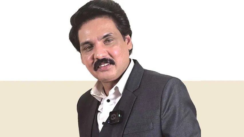 என் குழந்தைகளைப் பற்றி அவதூறா?” அலிஷா அப்துல்லா கண்ணீர் புகார்; திருச்சி சூர்யாவைத் தொடர்ந்து யூடியூபர் முக்தாரும் அதிரடி கைது!