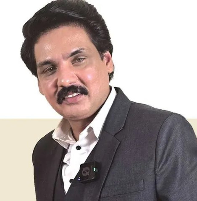 என் குழந்தைகளைப் பற்றி அவதூறா?” அலிஷா அப்துல்லா கண்ணீர் புகார்; திருச்சி சூர்யாவைத் தொடர்ந்து யூடியூபர் முக்தாரும் அதிரடி கைது!