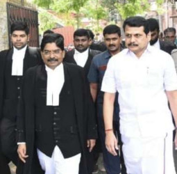 அதிரடி! செந்தில் பாலாஜி வீட்டின் முன் திடீரென குவிந்த போலீசார்... விடியற்காலையில் அரங்கேறிய உச்சகட்ட பரபரப்பு!