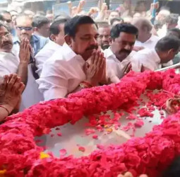 தற்கொலை செய்த அதிமுக நிர்வாகி குடும்பத்திற்கு ரூ.55 லட்சம் நிதி: ஈபிஎஸ்