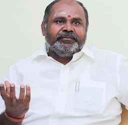 "அதிமுக வாக்காளர்கள் தீண்டத்தகாதவர்களா?" - முதலமைச்சர் விஜய்க்கு ஆர்.பி.உதயகுமார் எழுப்பிய அதிரடி கேள்விகள்!