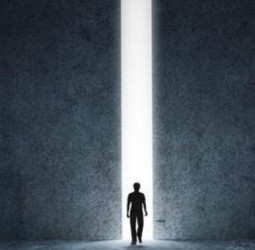 இருளுக்கு பழகிவிடாதீர்கள் – வாழ்வின் உண்மையான வெளிச்சம்