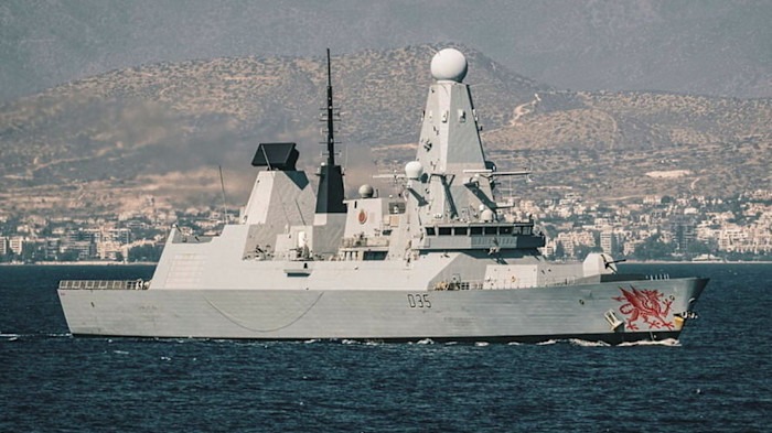 எச்.எம்.எஸ் டிராகன் போர்க்கப்பல் மற்றும் ஹெலிகாப்டர்களை அனுப்புகிறது பிரிட்டன்!