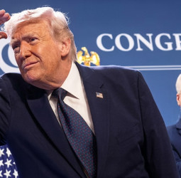 டிரம்ப் - ஈரான் மோதல்: ஹார்முஸ் ஜலசந்தியில் போர் பதற்றம்!