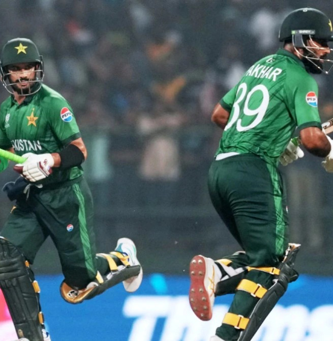 பாகிஸ்தான் அதிரடி வெற்றி: சாஹிப்சாதா ஃபர்ஹான் சதம்!