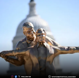 'King of the World':வாஷிங்டன் டி.சி.யில் உள்ள நேஷனல் மாலில் டிரம்ப் - எப்ஸ்டீன் 'டைட்டானிக்' சிலை!