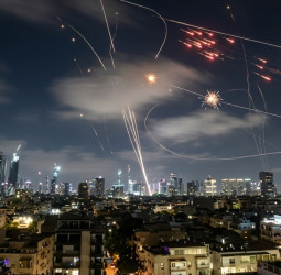 அமெரிக்காவின் 15 அம்சத் திட்டம்: ஈரான் போர் நிற்குமா? வளைகுடாவில் அமைதி முயற்சி!