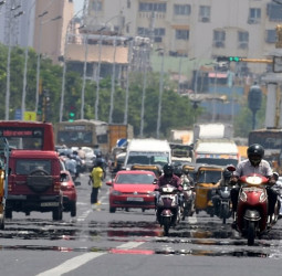 சென்னையில் தகிக்கும் வெயில்: 40 டிகிரியை நெருங்கும் வெப்பம்!