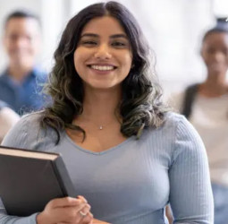 கனடா விசா கெடுபிடி: தமிழக மாணவர்களுக்குச் சிக்கல்!