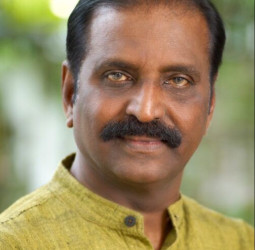 காமத்தின் எல்லைகண்ட கவிப்பேரரசு வைரமுத்து