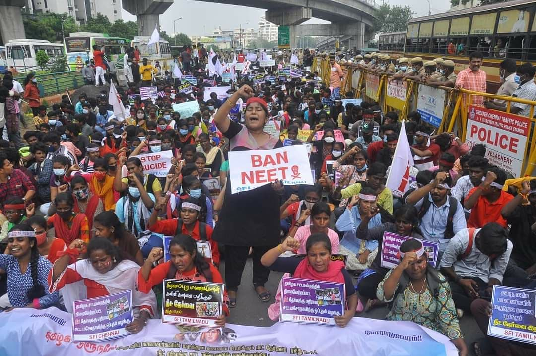 நீட் தேர்வு ரத்து: தமிழகத்தில் வெடித்த போராட்டம்; முதல்வர் விஜய் அதிரடி முழக்கம்!