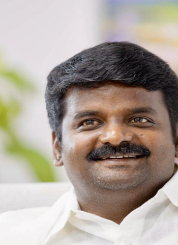 எடப்பாடி பழனிசாமிக்கு செக்! 500 ஆதரவாளர்களுடன் ரகசிய ஆலோசனையில் சி.விஜயபாஸ்கர்: தமிழக வெற்றிக் கழகத்தில் இணைகிறாரா?
