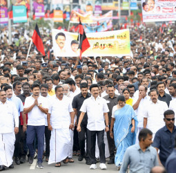 கூட்டணியில் விரிசலா? விசிக, கம்யூனிஸ்ட் கட்சிகளுக்கு திமுக அவசர கோரிக்கை!