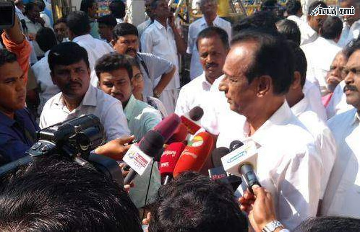 அதிமுகவில் இருந்து மூத்த தலைவர் செம்மலை அதிரடி விலகல்