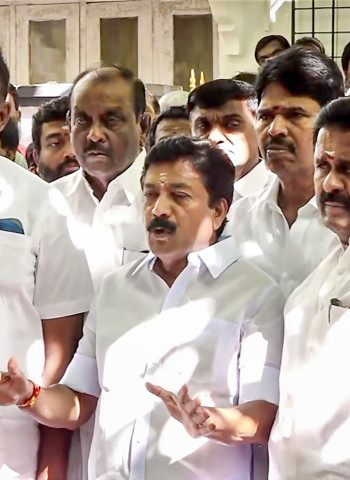 "போங்க போங்க-னு விரட்டாதீங்க.. வாங்க-னு கூப்பிடுங்க!" எஸ்.பி.வேலுமணி!