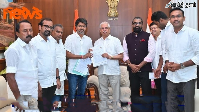 விஜய்யுடன் ஆளுநர் மாளிகை சென்ற சர்ச்சைக்குரிய நபர்கள்: பின்னணி என்ன?