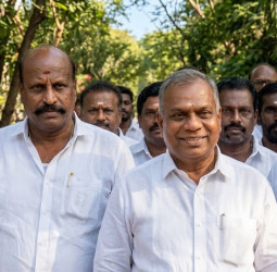 தவெக - அதிமுக அதிரடி கூட்டணி? ஆளுநரிடம் இன்று மெஜாரிட்டி கடிதம் அளிக்க திட்டம்!