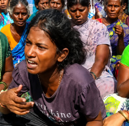 நள்ளிரவில் குடும்பத்தினர் கண்முன் செங்கல் சூளை மேஸ்திரி கொடூரக் கொலை!