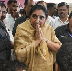 பரமதி & ராகுரி இடைத்தேர்தல்: மகாயுதி முன்னிலை… சுனேத்ரா பவார் அதிரடி!