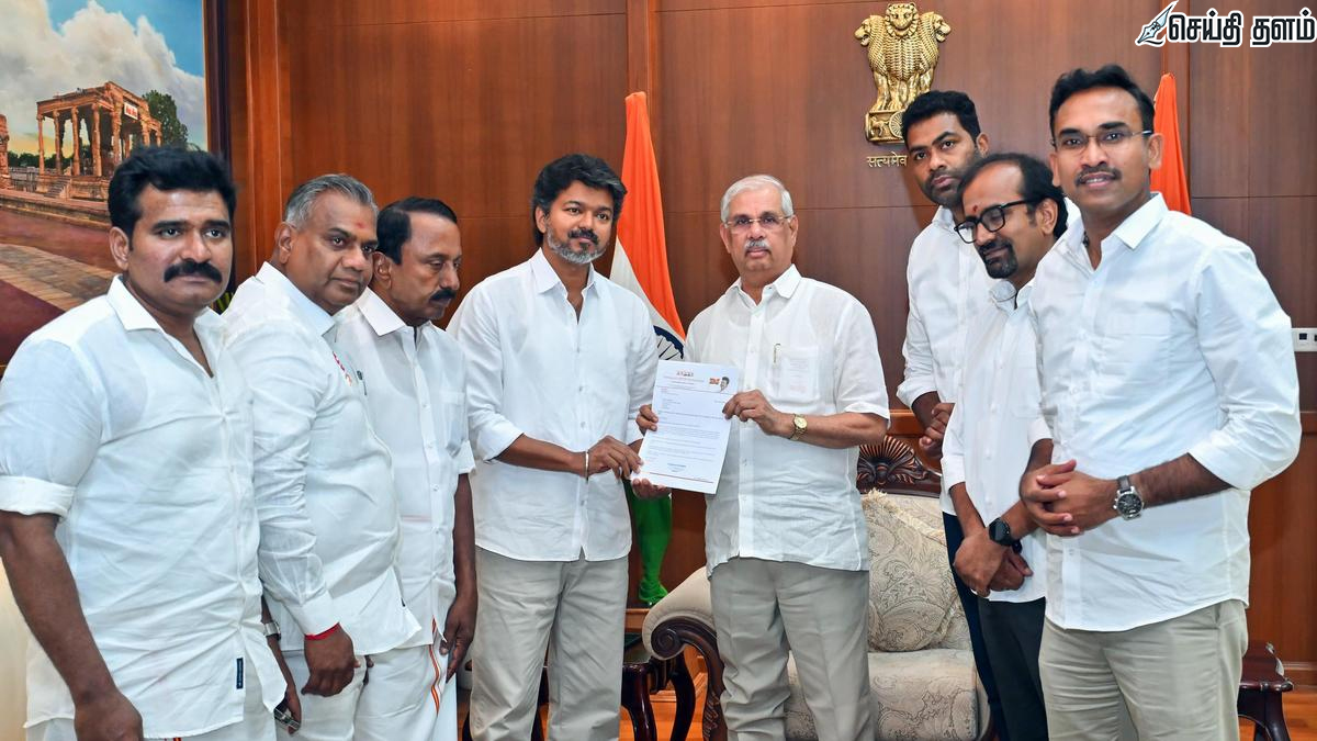 தமிழகத்தின் புதிய அமைச்சர்கள் யார்? துறை வாரியான முழு பட்டியல் இதோ! (2026)