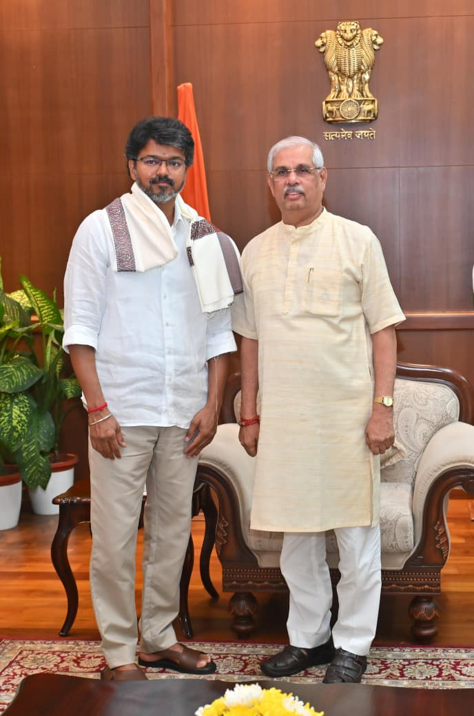 தமிழகத்தின் புதிய முதல்வர் விஜய்! நாளை பதவியேற்பு: ஆதரவுக்கடிதம் வழங்கினார்!