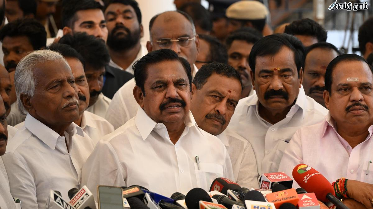 அதிமுகவில் அதிரடி நீக்கம்: இபிஎஸ் வைத்த மெகா செக்மேட்!