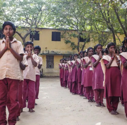 தமிழக 12-ம் வகுப்பு முடிவுகள்: அரசுப் பள்ளி மாணவர்களின் அதிரடி சாதனை!