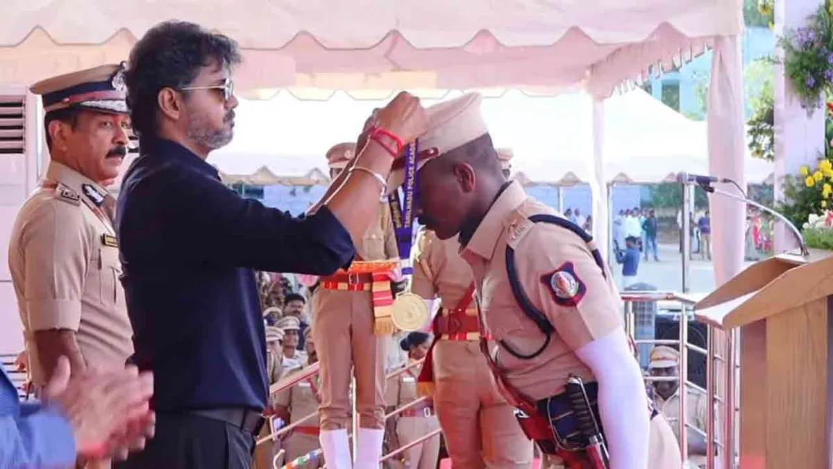 டி.எஸ்.பி.க்கள் பயிற்சி நிறைவு அணிவகுப்பு: முதல்வர் விஜய் பாராட்டு
