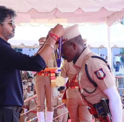 டி.எஸ்.பி.க்கள் பயிற்சி நிறைவு அணிவகுப்பு: முதல்வர் விஜய் பாராட்டு