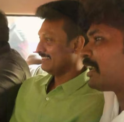 அதிரடி: ₹100 கோடி ஊழல் வழக்கில் முன்னாள் அமைச்சர் அன்பில் மகேஷ் பொய்யாமொழி கைது! பின்னணி என்ன?