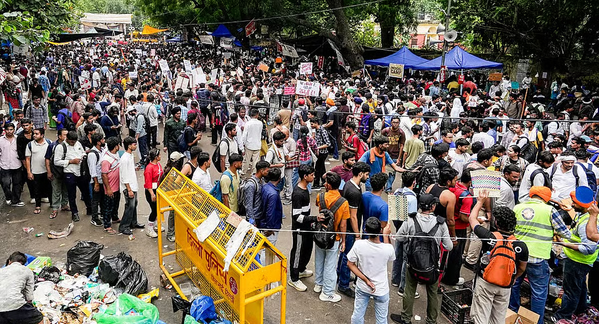 டெல்லியை அதிரவைக்கும் சிஜேபி (CJP) போராட்டம்: சிஇசி ஞானேஷ்குமார் பதவி விலகக் கோரிக்கை! 23,000 படையினர் குவிப்பு, போக்குவரத்து முடக்கம்