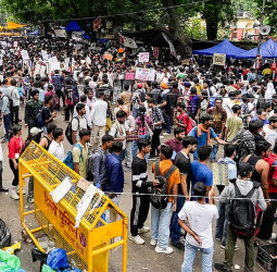 டெல்லியை அதிரவைக்கும் சிஜேபி (CJP) போராட்டம்: சிஇசி ஞானேஷ்குமார் பதவி விலகக் கோரிக்கை! 23,000 படையினர் குவிப்பு, போக்குவரத்து முடக்கம்