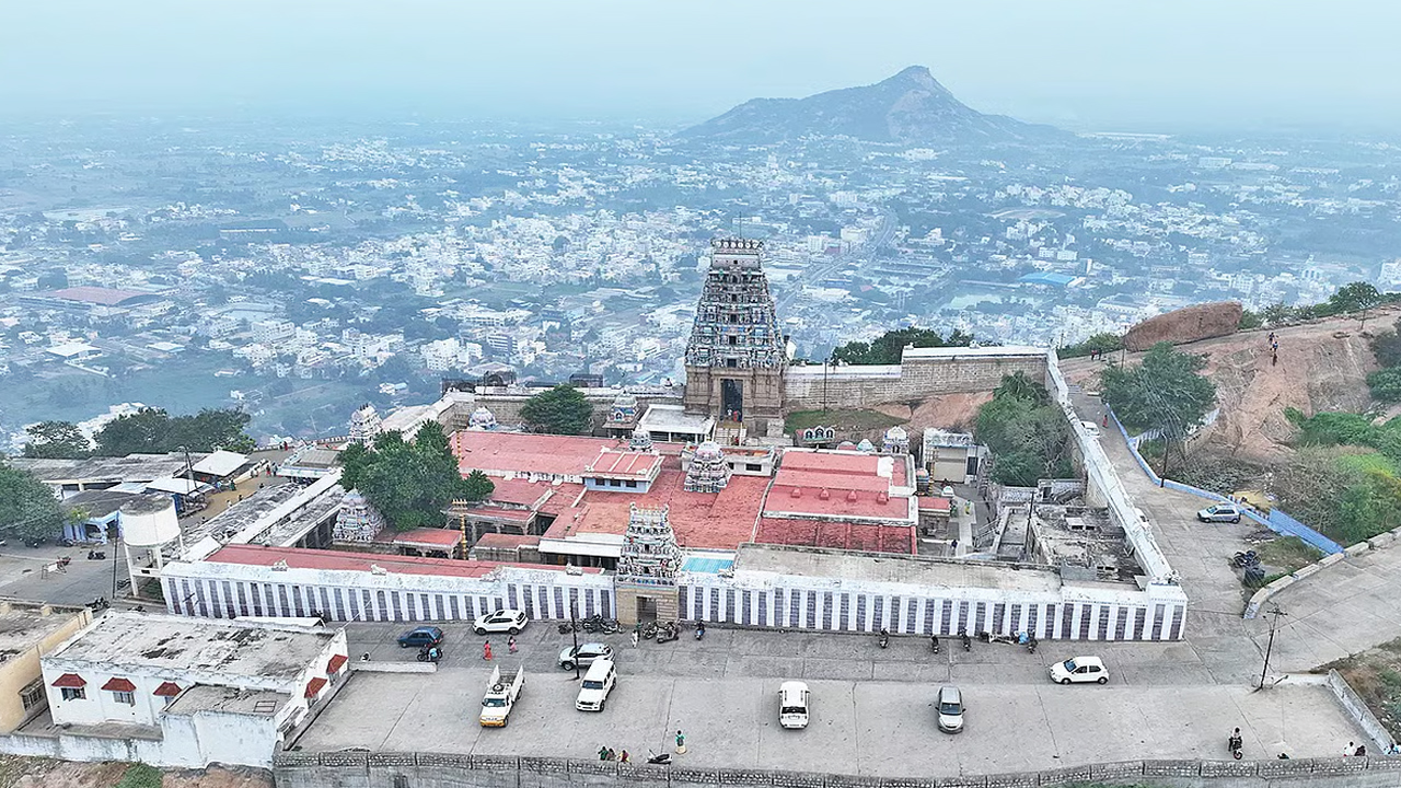 நாமக்கல் இன்றைய முக்கிய செய்திகள்: முன்னாள் எம்.எல்.ஏ வீட்டில் ரெய்டு, விவசாயிகளுக்கு 50% மானியம் மற்றும் முட்டை விலை நிலவரம்!