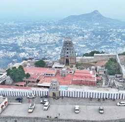 நாமக்கல் இன்றைய முக்கிய செய்திகள்: முன்னாள் எம்.எல்.ஏ வீட்டில் ரெய்டு, விவசாயிகளுக்கு 50% மானியம் மற்றும் முட்டை விலை நிலவரம்!