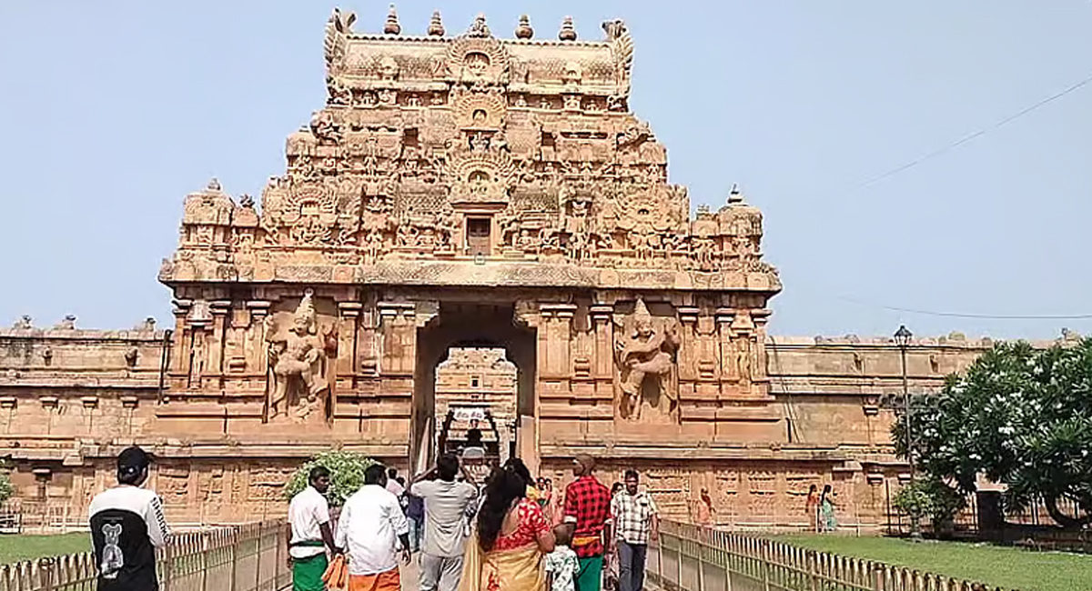 தமிழ்நாடு கோயில்களில் செல்போன் தடை நீக்கம்: இனி 'சுவிட்ச் ஆஃப்' செய்து எடுத்துச் செல்லலாம்! மீறினால் கடும் நடவடிக்கை!